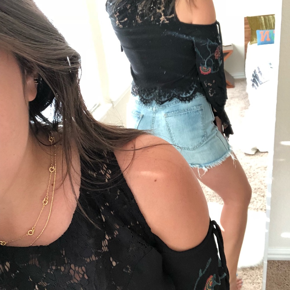 Cold Shoulder Top - Picture 3 of 5